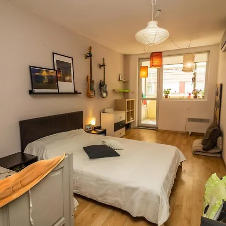 Tsar Guitar Aprt / Metro Station Apartment Sofia